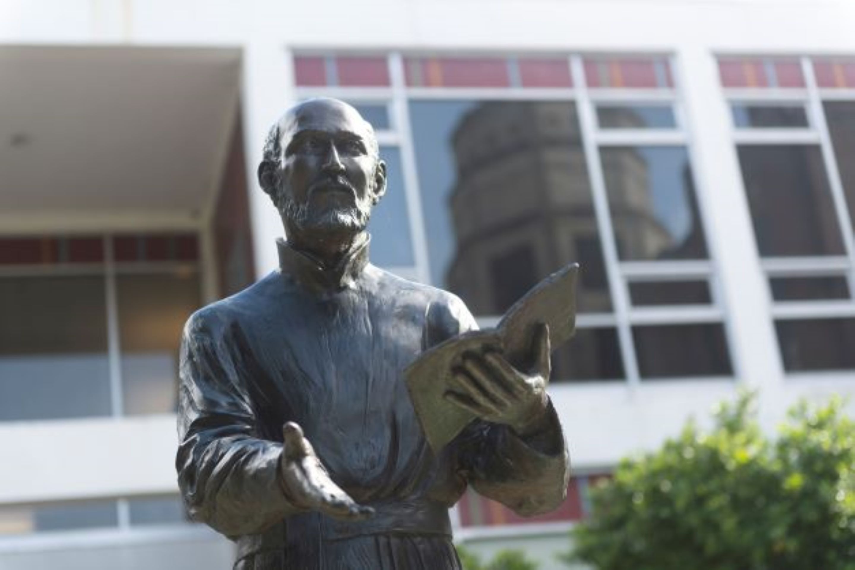 Iggy statue